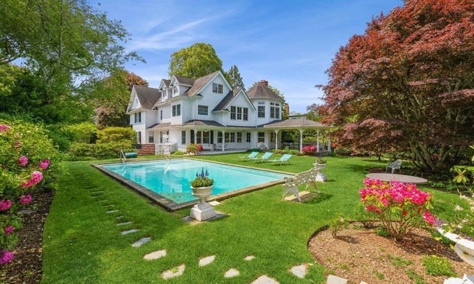Village of Southampton Apartment | Immaculate Victorian in Southampton Village