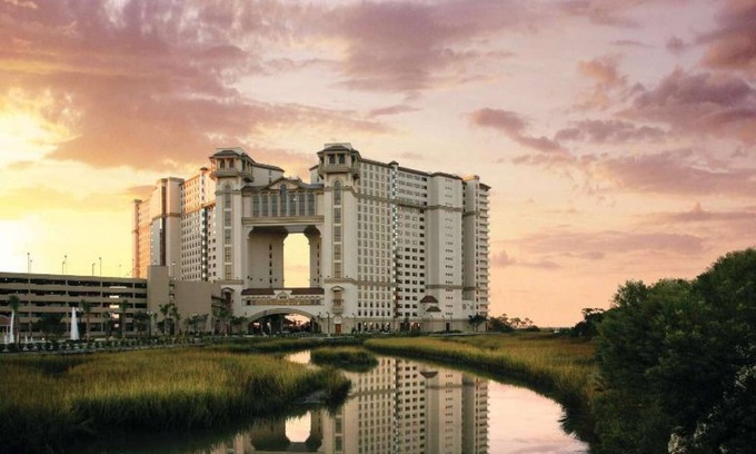 Windy Hill Apartment | Immerse Yourself in Luxury: A Secluded Getaway