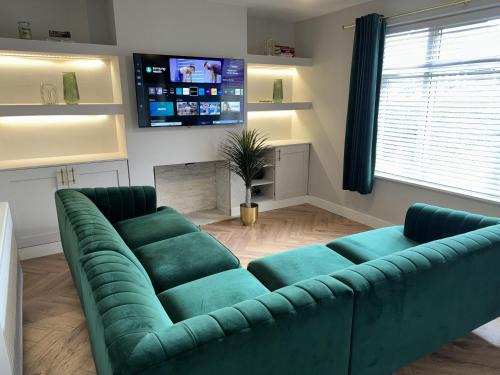 Walsall House | Impeccable 3-Bed House in Walsall