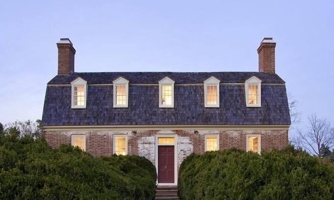 Hardyville House | Impeccably restored home with modern conveniences.