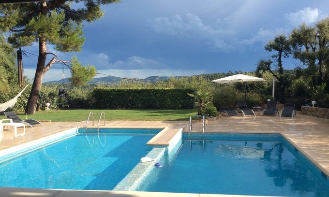 Le Tignet House | In Mas, 1 Studio 2 persons + room 2 persons, with additional costs