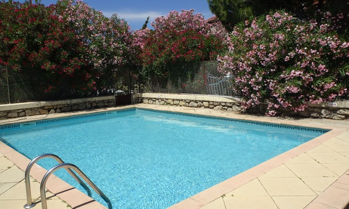 Gruissan Apartment | In the Bird Paradise, an Oasis of Silence, the Best Rest for You!