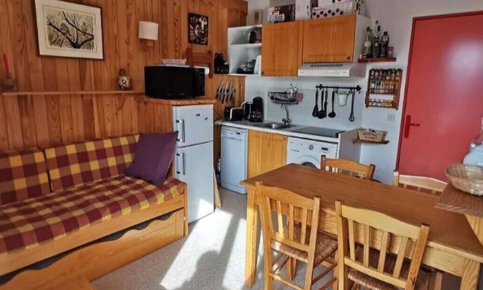Montclar Apartment | In the center of the resort, close to the shops and back to the forest