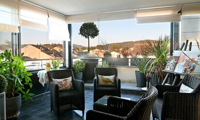 Vaison-la-Romaine Apartment | "In the heart of Vaison "very nice apartment, quiet, spacious, bright.