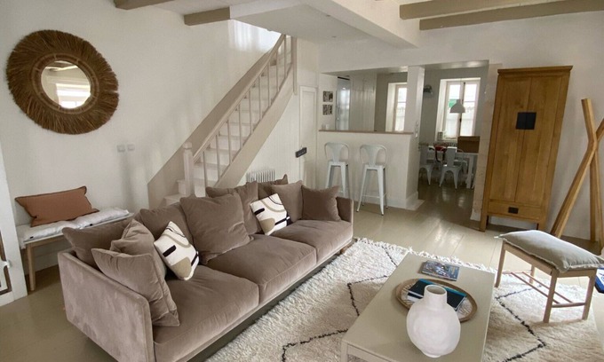 Ars-en-Re House | In the heart of Ars en Ré, 3 minutes by bike from the beach, magnificent family home!