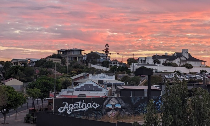 Port Noarlunga House | In the Heart of Port Noarlunga Township and a Minute Walk to Cafes and Beach!
