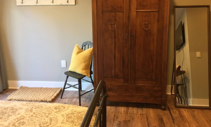 Hermann House | In the heart of Hermann - Christmann House Suite