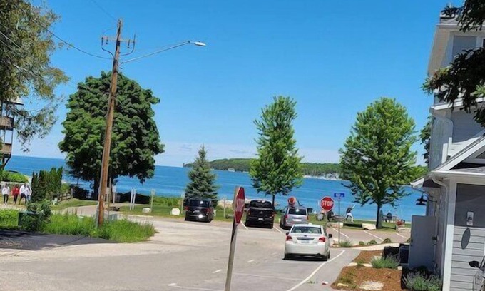 Sister Bay House | IN THE HEART OF SISTER BAY!