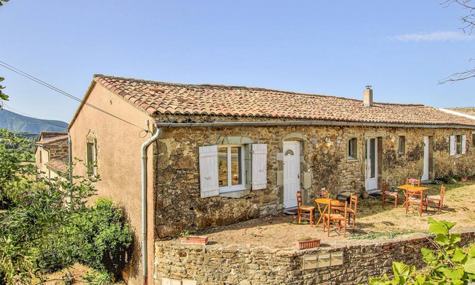 Comps House | In the heart of the Drôme des Collines, on the heights of the hamlet of Comps, known for its fully r