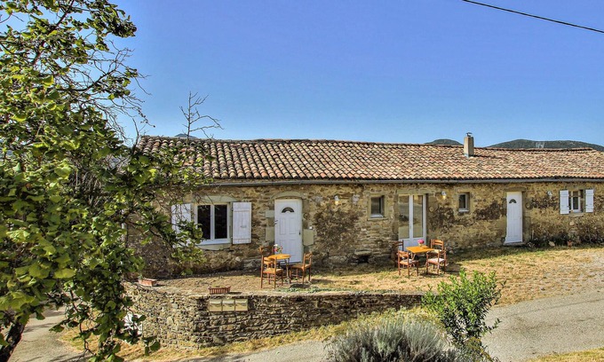 Comps House | In the heart of the Drôme des Collines, on the heights of the hamlet of Comps, known for its fully r