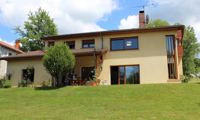 Vertolaye House | In the heart of the Livradois region, beautiful, large architect-designed house.