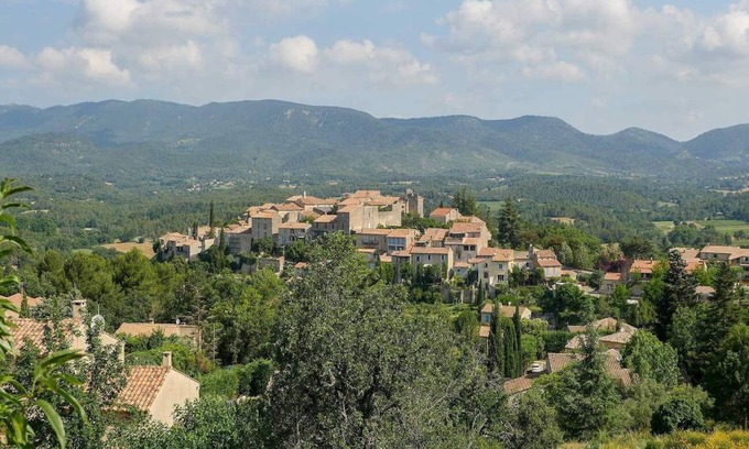 Grambois House | In the heart of the Luberon, spacious house in Grambois, private pool.