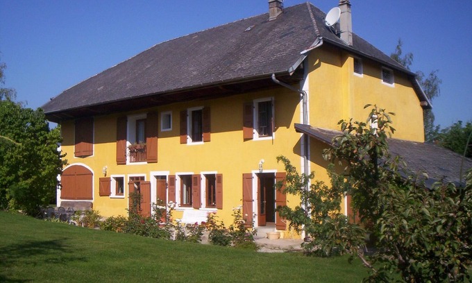 Alby-sur-Cheran Cottage | In the loft of Hikes