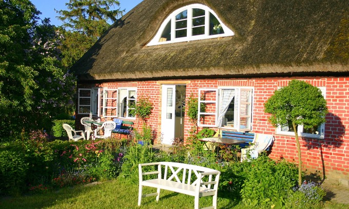 Nardevitz Apartment | In the vacation garden - vacation apartment ground floor