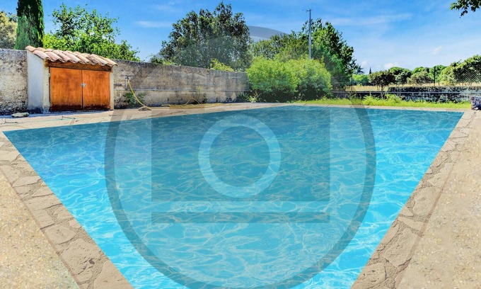 Suze-la-Rousse House | In this beautiful vacation home with pool you can enjoy a relaxing vacation.
