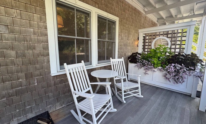Edgartown Condo | IN TOWN! Charming 1-bedroom condo in downtown Edgartown