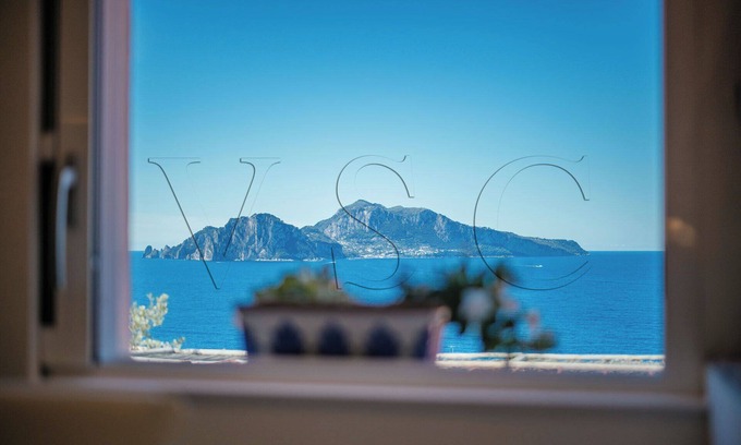 Massa Lubrense Apartment | INCANTO SU CAPRI Panoramic apartment on the Sorrentine Peninsula with pool