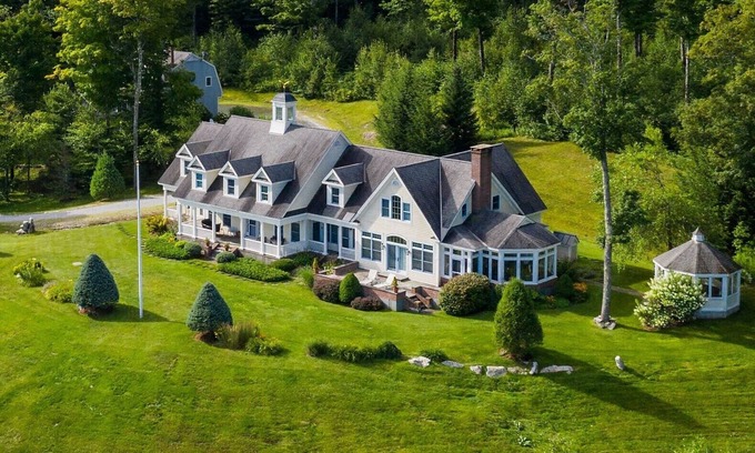 Stratton Mountain House | Incredible 40 Mile Views, Total Privacy, and only Minutes to Stratton.