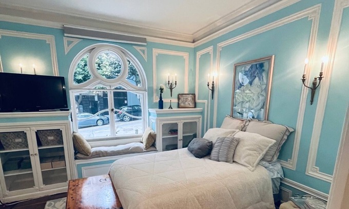 Theater District Apartment | Incredible Beau Art Style Flat Near Union Square & Nob Hill