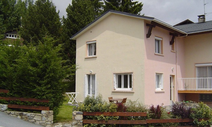 Font-Romeu-Odeillo-Via Apartment | Independent single storey studio in Villa.