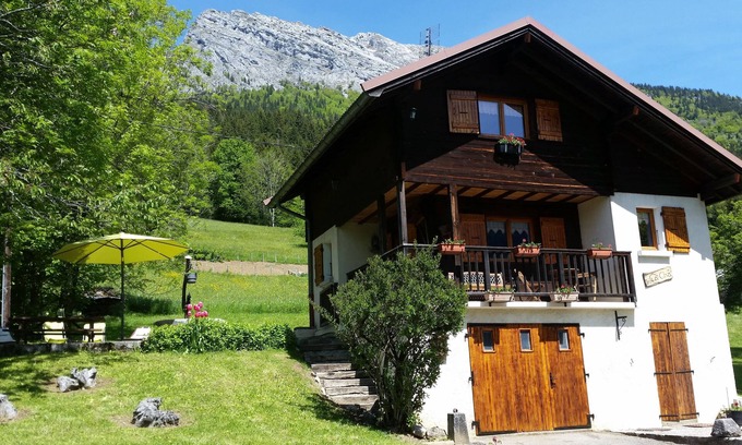 Thones Ski Chalet | Independent chalet 3 *, near the resorts of Aravis and Lake Annecy