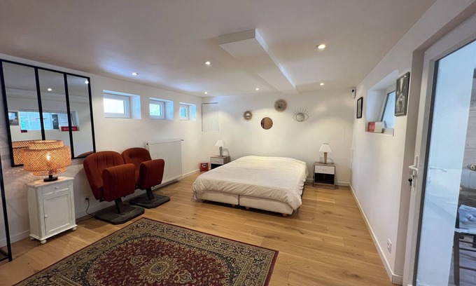 Aulnay-sous-Bois Condo | Independent studio with garden and jacuzzi