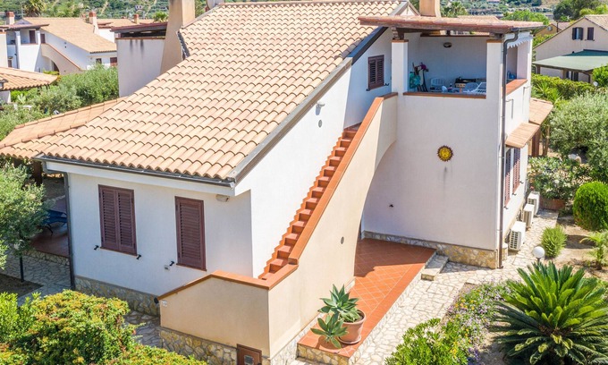Piana Calzata Villa | Independent Villa. 24 beds spaces. 6 Rooms. SELF CHECK-IN