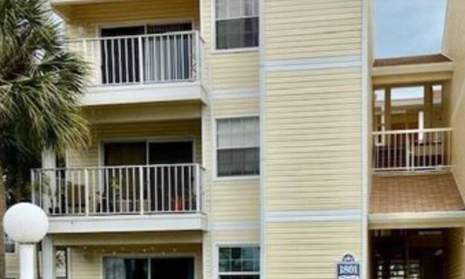 Ocean Side Village Condo | Indialantic Florida/Melbourne/Indian Harbour beach 32903