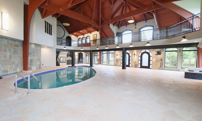 Fond du Lac House | Indoor Pool-HotTub-Movie Theatre-Pool Tables-Water & Fire Fountain