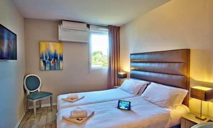 Mouguerre House | Indulge in Home Like Comfort! FREE Parking, Pets Are Allowed!