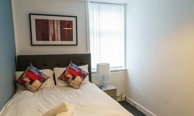 Bolton House | Industrial Lodge Bolton by Prime Stay