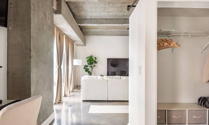 Downtown Sacramento Apartment | Industrial Loft In Downtown