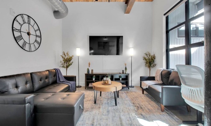 Judson Apartment | Industrial Loft Living 2BR 2BA