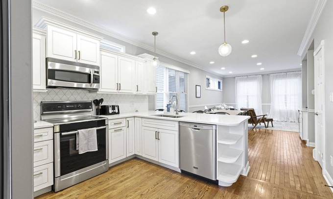 Chatham-Arch House | Indy- Mass Ave and Bottleworks District