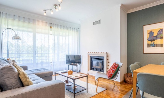 Vila Nova de Gaia Apartment | Infante Cozy 1BR w/Parking by LovelyStay