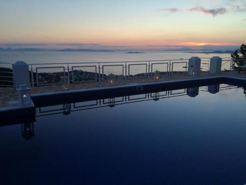 Saronida Apartment | Infinity Blue Suite