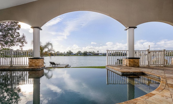 Port Charlotte House | Infinity Pool LARGE Home on Fishing Lake — ALL NEW —Fall Winter 25-26 Available