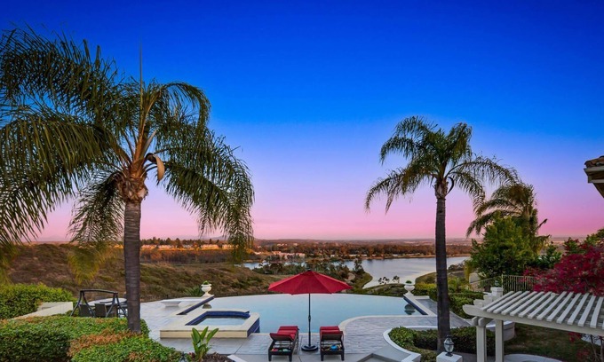 Scripps Ranch House | Infinity Pool & Lake View Private 5BR for Families