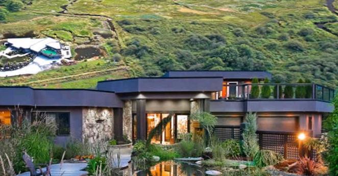 Regional District of Nanaimo House | Inn the Estuary