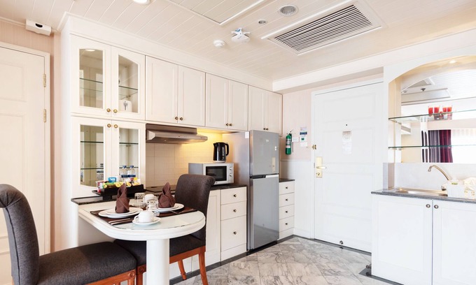 Pathumwan Apartment | Innermost w/ 1BR Suite near Pratunam Market