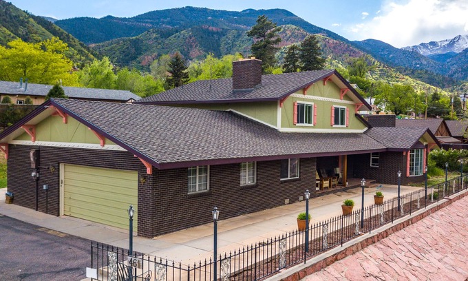 Manitou Springs Historic District Bed & Breakfast | INNhale Cannabis Friendly B&B - Adults Only