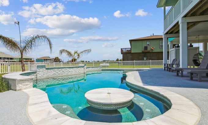 Indian Beach House | Insta-ahhh | Multiple Balconies, Private Pool!