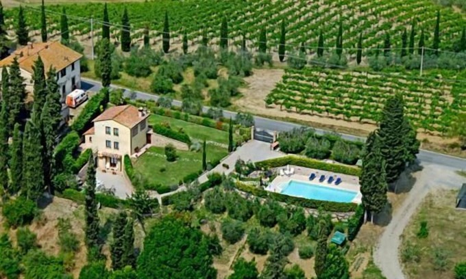 San Gimignano Apartment | Intera Casa Vacanze con Giardino e Piscina ad uso Esclusivo a 2km da S.gimignano