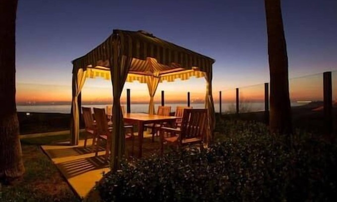 Carlsbad Resort | Internal > 000-CAR-IND-SEA-1BD