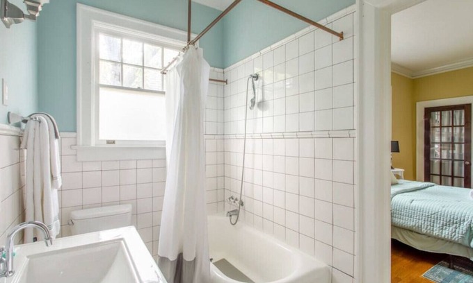 Poncey-Highland House | Intown Dream with Backyard