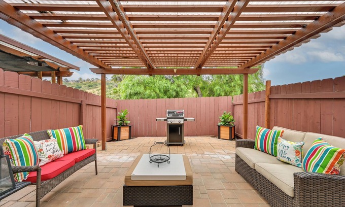 Poway Apartment | Inviting Poway Studio w/Patio & Gas Grill!