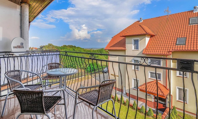 Krynica Morska Apartment | Inviting vacation apartment in Krynica Morska.