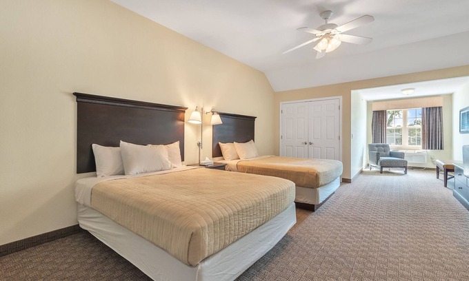 Kelleys Island House | Iroquois Suite at Kelley's Island Venture Resort
