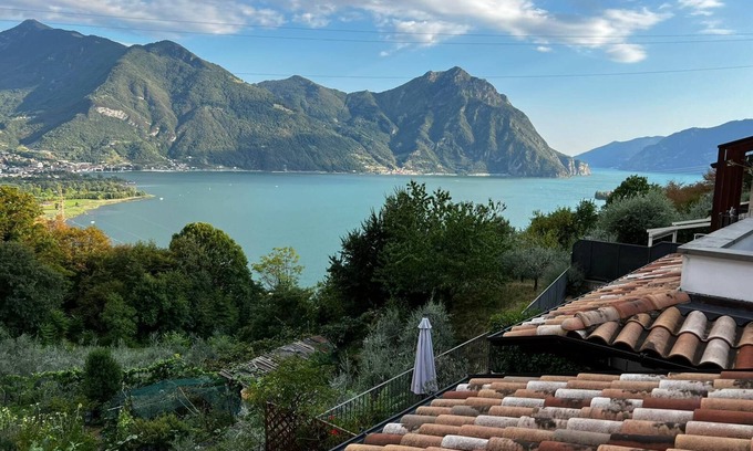 Costa Volpino House | Iseo Lake Villa with lake view and pool