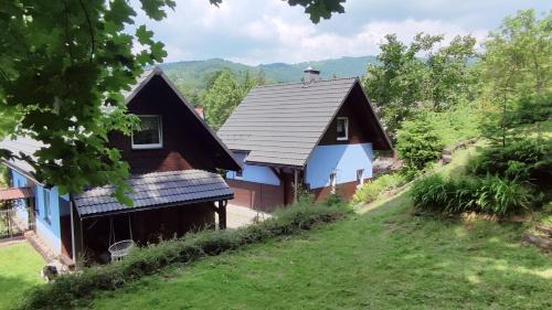 Brenna Cabin | Iskierkówka